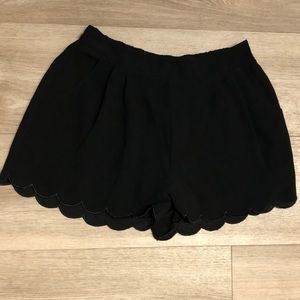 TOBI Black Scalloped Flowy Shorts